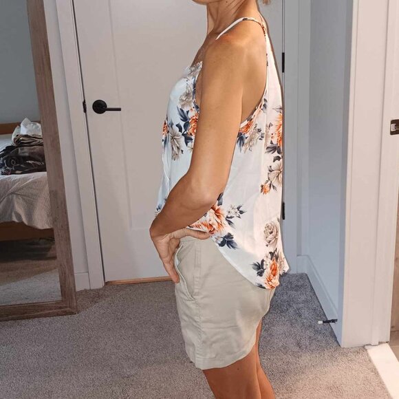 Strappy, floral blouse - Picture 2 of 3